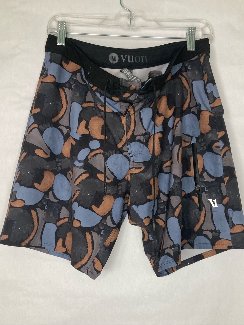 Vuori Board Shorts Mens 32 Gray Swim Trunks Quick Dry Stretch Zip Pocket Surf